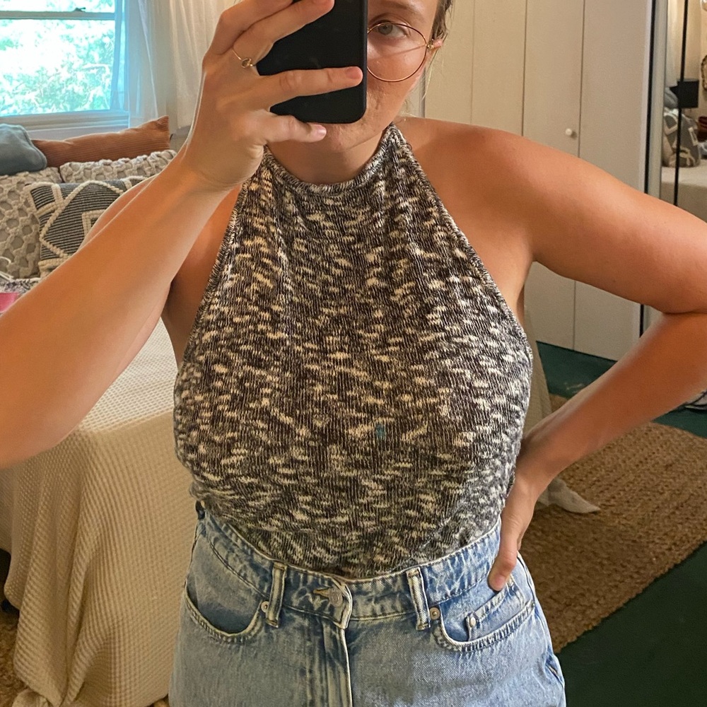 Backless tank top